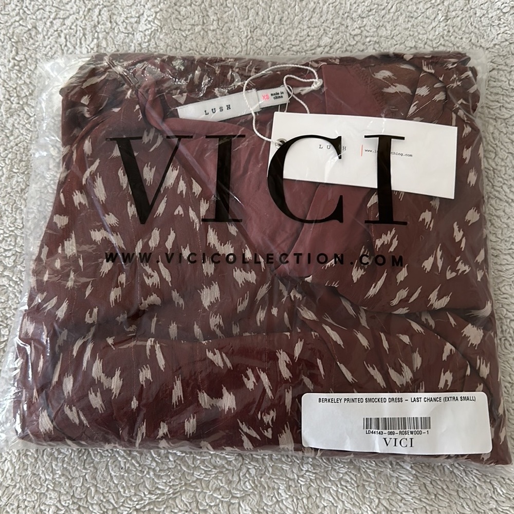 VICI | Berkeley Printed Smocked Dress - Picture 5 of 6